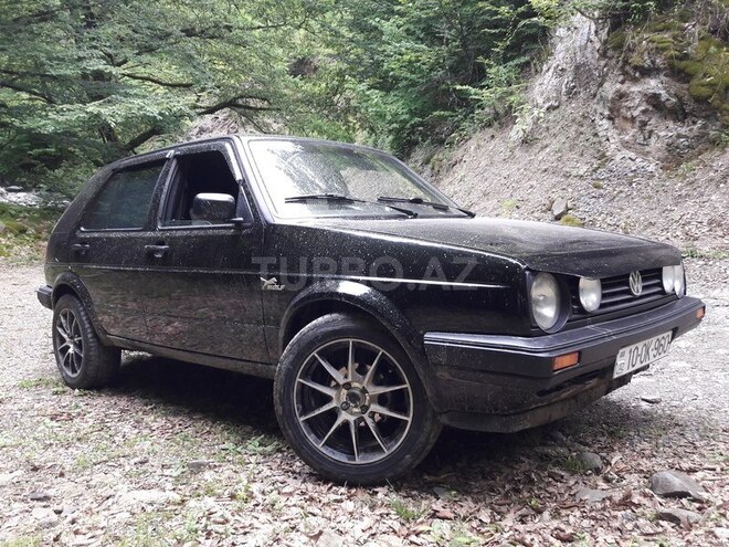 Volkswagen Golf 1990, 110,000 km - 1.6 l - Zaqatala