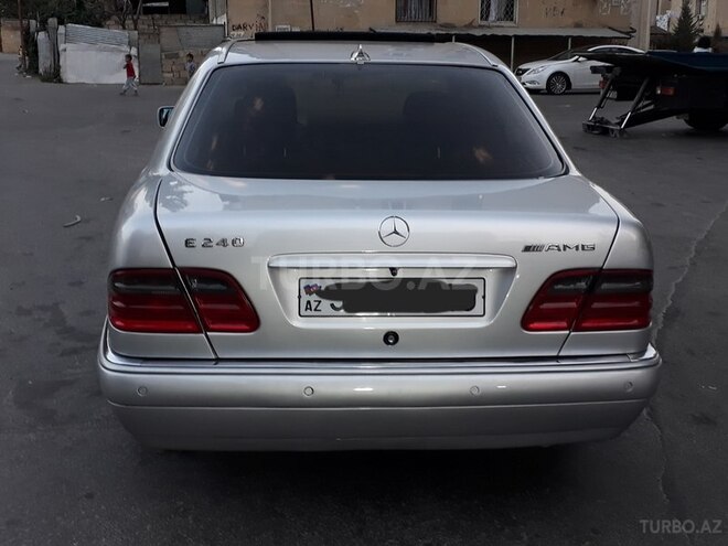 Mercedes E 240 1999, 268,500 km - 2.4 l - Bakı