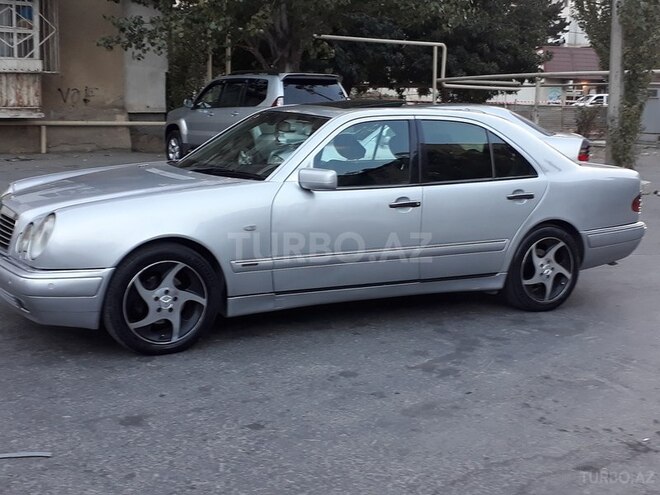 Mercedes E 240 1999, 268,500 km - 2.4 l - Bakı