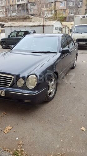Mercedes E 240 2000, 212,000 km - 2.6 l - Bakı