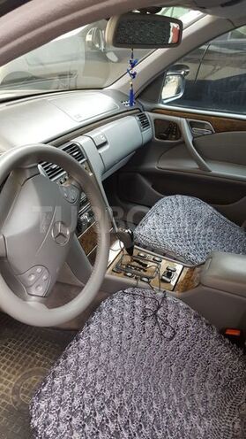 Mercedes E 240 2000, 212,000 km - 2.6 l - Bakı