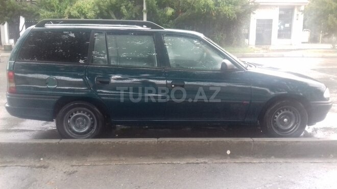 Opel Astra 1997, 350,000 km - 1.6 l - Mingəçevir