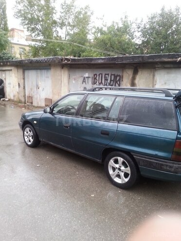 Opel Astra 1995, 270,000 km - 1.6 l - Bakı