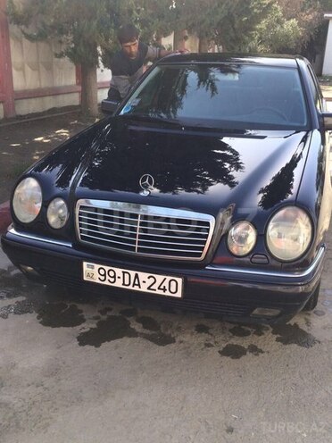 Mercedes E 240 1998, 300,000 km - 2.4 l - Bakı