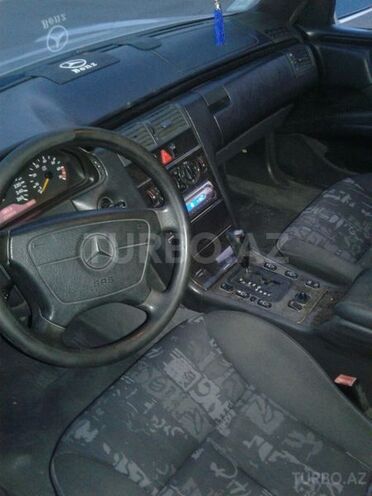 Mercedes E 240 1997, 230,000 km - 2.4 l - Şəmkir
