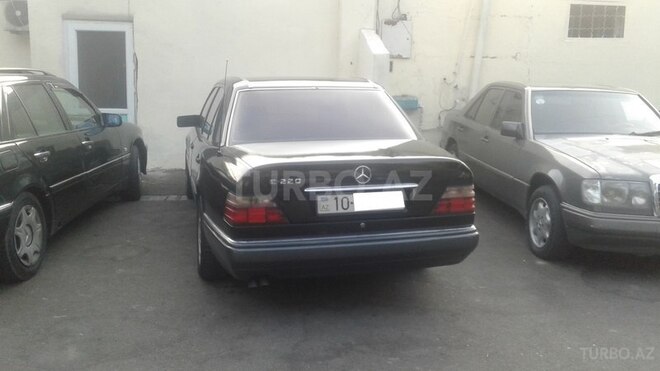 Mercedes E 220 1993, 470,000 km - 2.2 l - Quba
