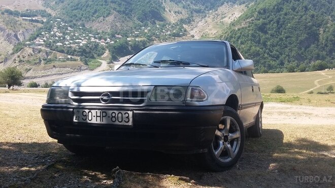 Opel Astra 1993, 230,000 km - 2.0 l - Qəbələ