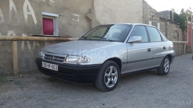 Opel Astra 1993, 230,000 km - 2.0 l - Qəbələ