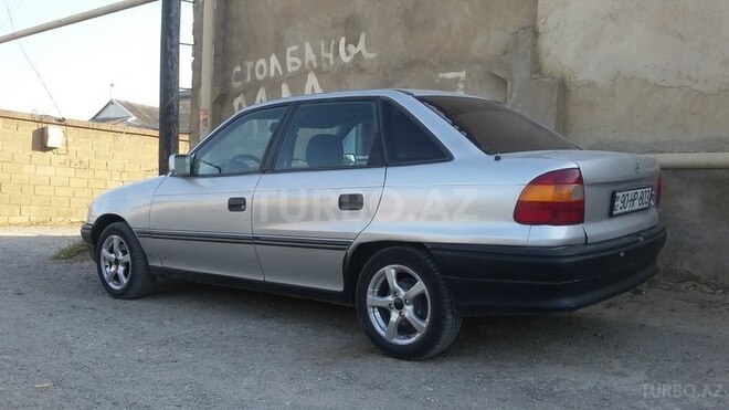 Opel Astra 1993, 230,000 km - 2.0 l - Qəbələ