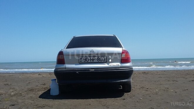 Opel Astra 1993, 230,000 km - 2.0 l - Qəbələ