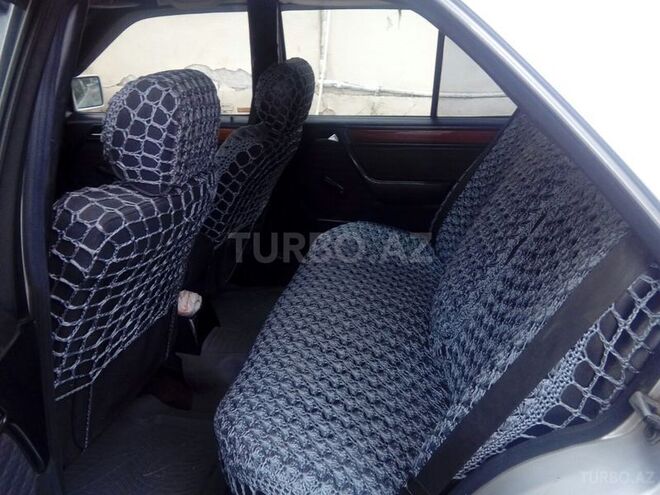 Mercedes E 250 1992, 232,052 km - 2.5 l - Bakı