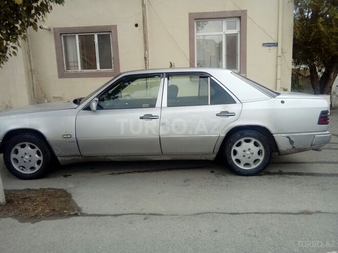 Mercedes E 250 1992, 232,052 km - 2.5 l - Bakı