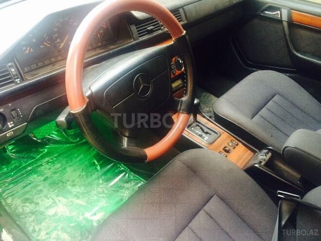Mercedes E 220 1995, 274,551 km - 2.2 l - Bakı
