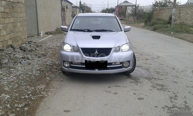 Mitsubishi Airtrek 2002, 198,000 km - 2.0 л - Sumqayıt
