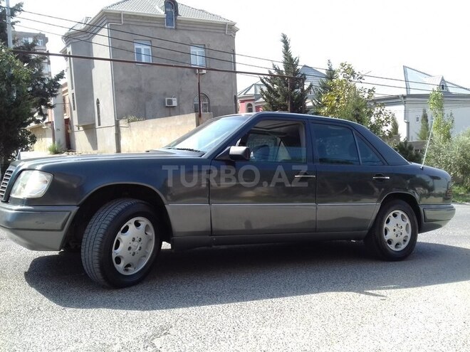 Mercedes E 220 1994, 265,623 km - 0.2 l - Bakı