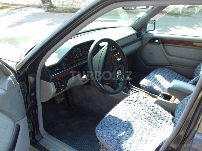 Mercedes E 220 1994, 265,623 km - 0.2 l - Bakı