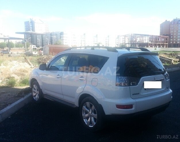Mitsubishi Outlander 2011, 116,300 km - 3.0 l - Bakı