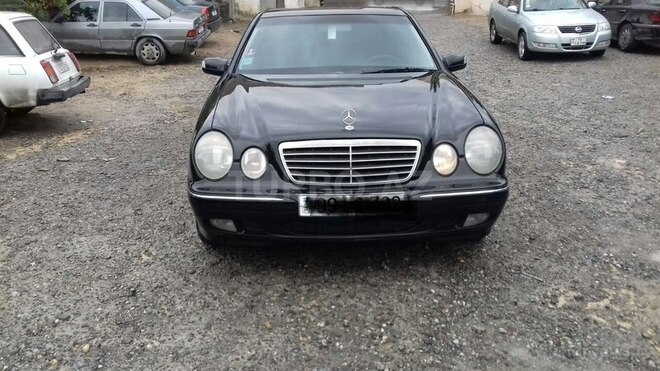 Mercedes E 220 2000, 218,000 km - 2.2 l - Bakı