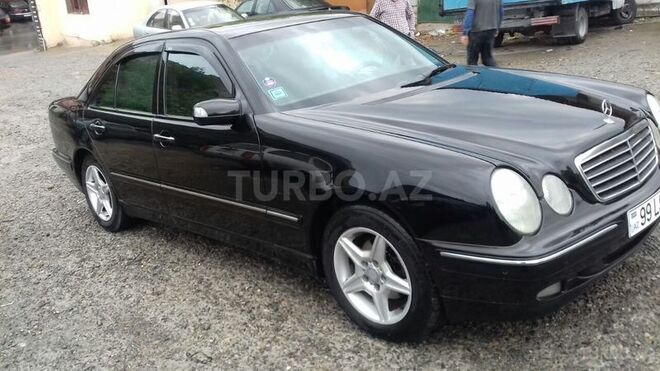 Mercedes E 220 2000, 218,000 km - 2.2 l - Bakı