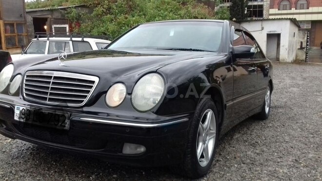 Mercedes E 220 2000, 218,000 km - 2.2 l - Bakı