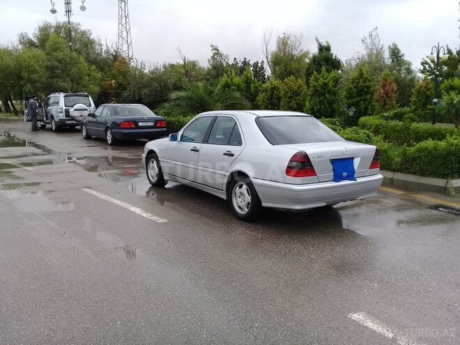 Mercedes C 200 1999, 277,632 km - 2.0 л - Sumqayıt