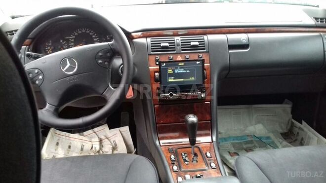 Mercedes E 220 2000, 218,000 km - 2.2 l - Bakı
