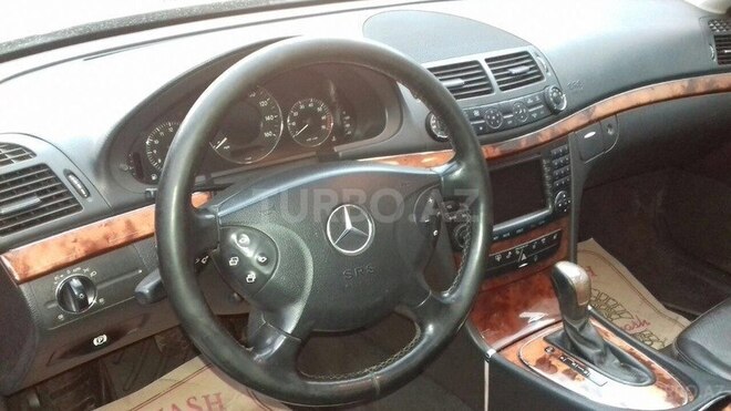 Mercedes E 320 2004, 232,000 km - 3.2 л - Bakı
