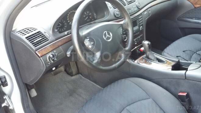 Mercedes E 220 2005, 330,000 km - 2.2 л - Sumqayıt