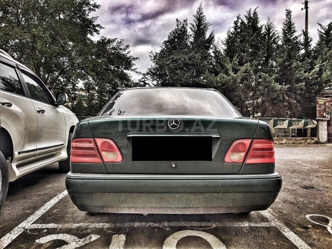 Mercedes E 230 1997, 434,000 km - 2.3 l - Bakı