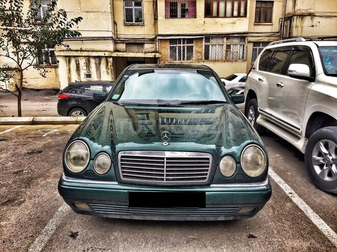 Mercedes E 230 1997, 434,000 km - 2.3 l - Bakı