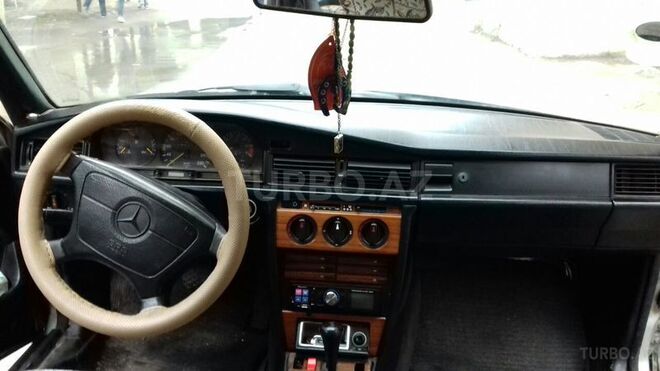 Mercedes 190 1993, 350,000 km - 2.0 л - Bakı