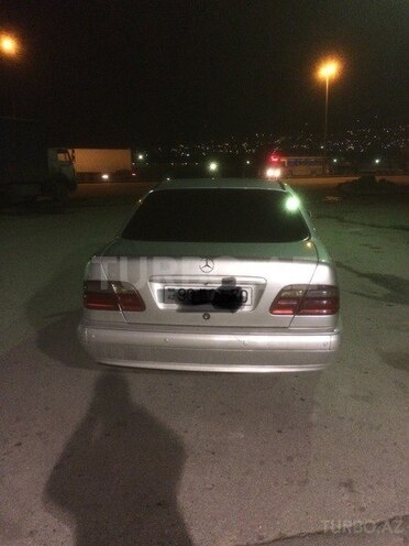 Mercedes E 270 1999, 326,083 km - 2.7 l - Bakı