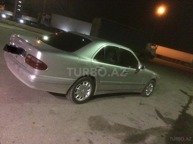 Mercedes E 270 1999, 326,083 km - 2.7 l - Bakı