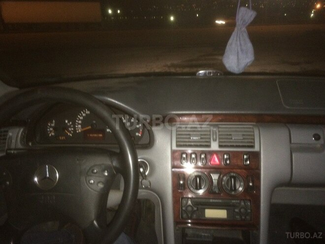 Mercedes E 270 1999, 326,083 km - 2.7 l - Bakı