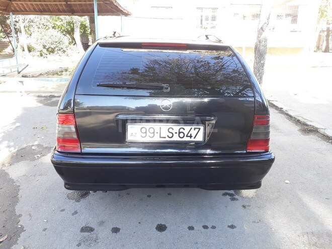 Mercedes C 220 1999, 286,500 km - 2.2 l - Bakı