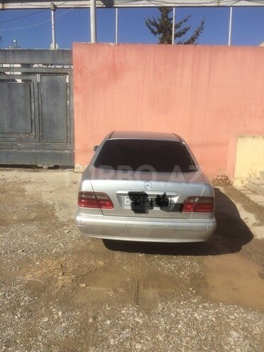 Mercedes E 270 1999, 326,083 km - 2.7 l - Bakı