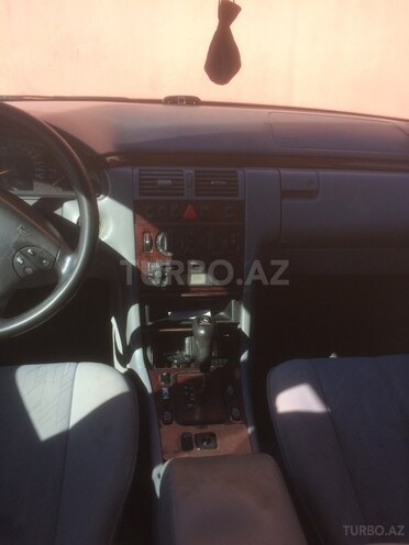 Mercedes E 270 1999, 326,083 km - 2.7 l - Bakı