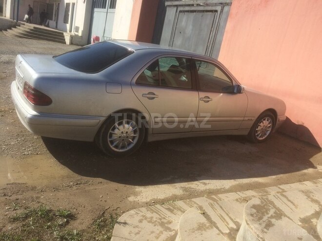 Mercedes E 270 1999, 326,083 km - 2.7 l - Bakı