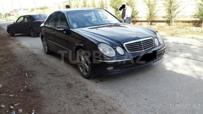 Mercedes E 240 2004, 178,695 km - 2.6 l - Bakı