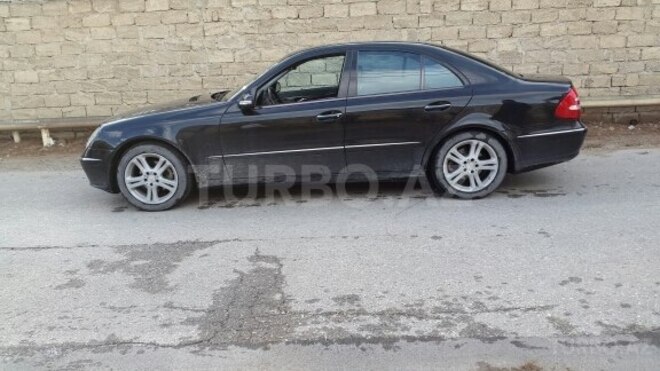 Mercedes E 240 2004, 178,695 km - 2.6 l - Bakı