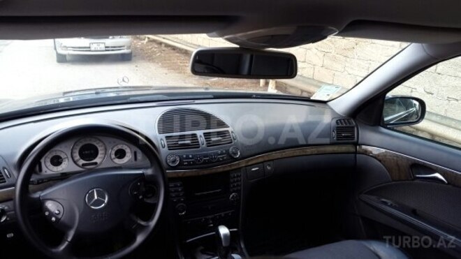 Mercedes E 240 2004, 178,695 km - 2.6 l - Bakı
