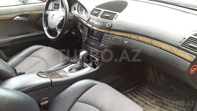 Mercedes E 240 2004, 178,695 km - 2.6 l - Bakı