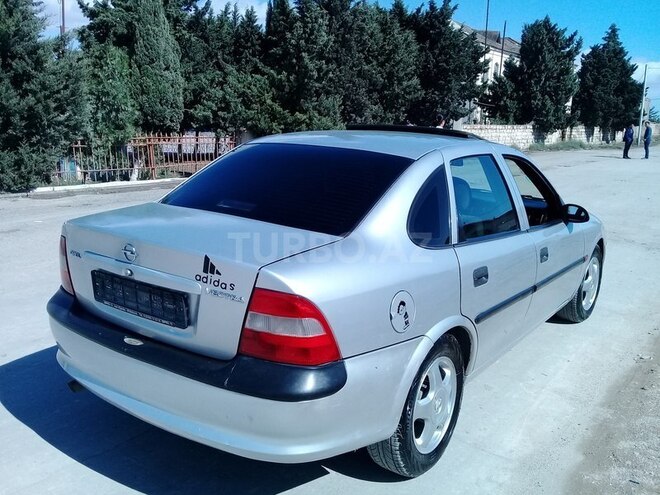 Opel Vectra 1998, 215,387 km - 1.6 l - Bakı