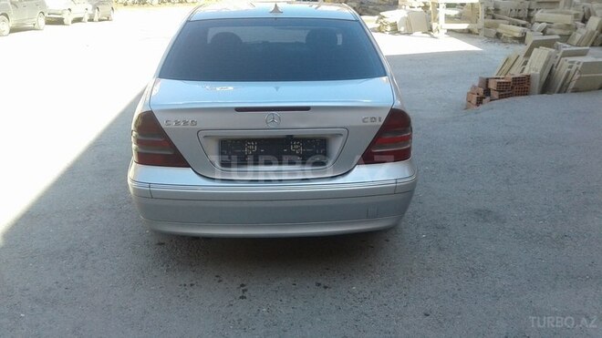 Mercedes C 220 2001, 245,000 km - 2.2 l - Bakı