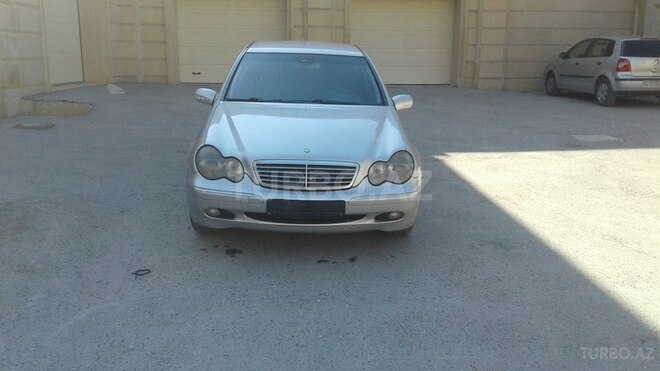 Mercedes C 220 2001, 245,000 km - 2.2 l - Bakı