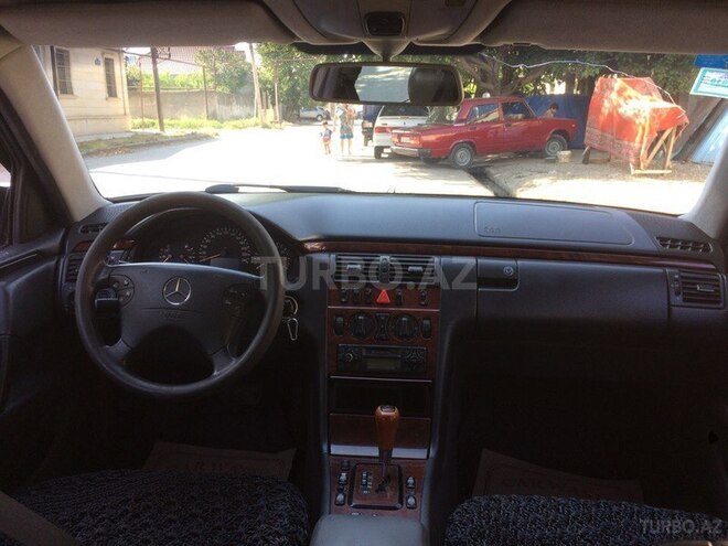 Mercedes E 240 1999, 334,290 km - 2.4 l - Gəncə