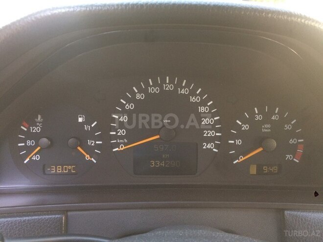 Mercedes E 240 1999, 334,290 km - 2.4 l - Gəncə