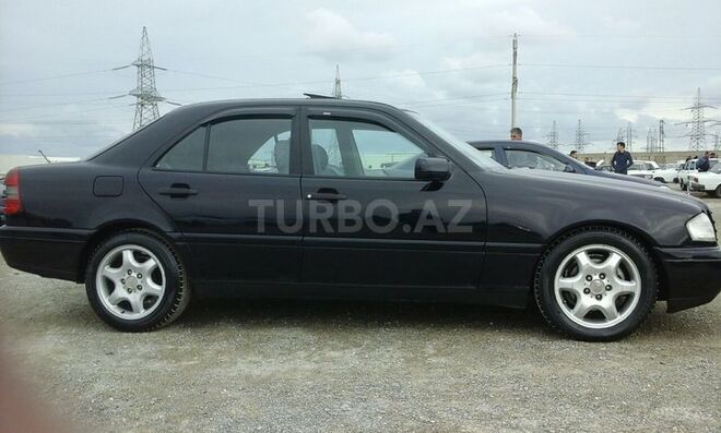 Mercedes C 220 1995, 225,000 km - 2.2 л - Sumqayıt