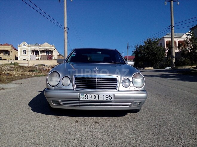 Mercedes E 220 1999, 350,000 km - 2.2 л - Bakı