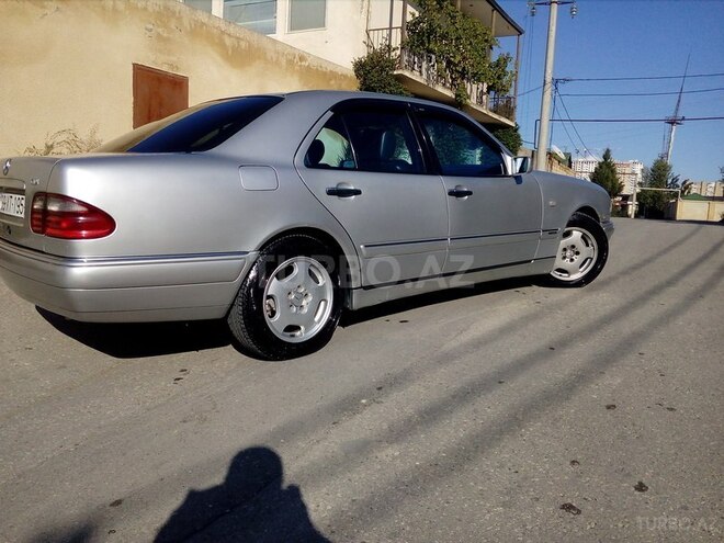 Mercedes E 220 1999, 350,000 km - 2.2 л - Bakı